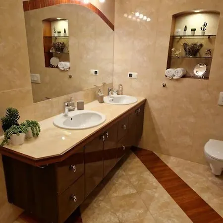 Apartmán Royal Palace From The 14th Century - 125 M2 *