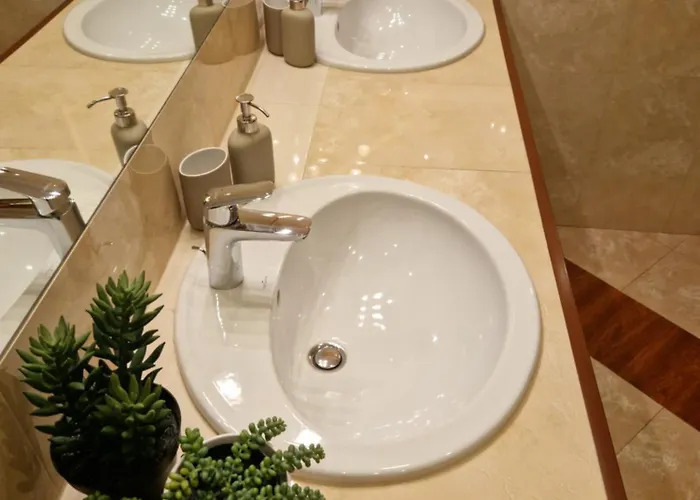 Royal Palace From The 14th Century - 125 M2 Apartment *